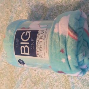 New The Big One Favorite Plush Throw Unicorn